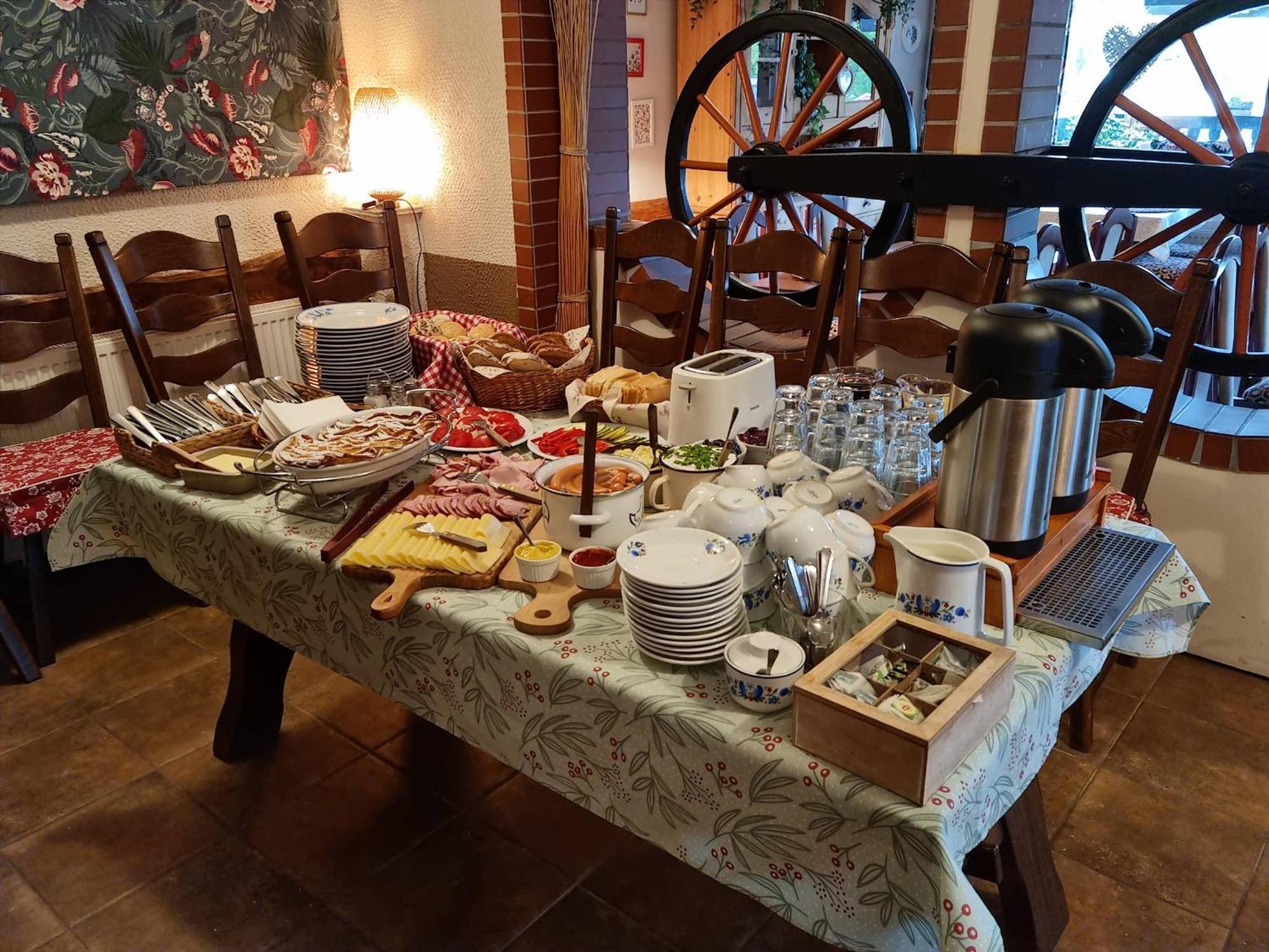 Gosciniec Skolimowka Restauracja I Pokoje Ze Sniadaniem Na Kaszubach Chmielno Eksteriør billede